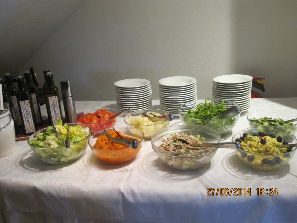 Salatbüffet am Abend Alpengasthof Hotel Kopphütte