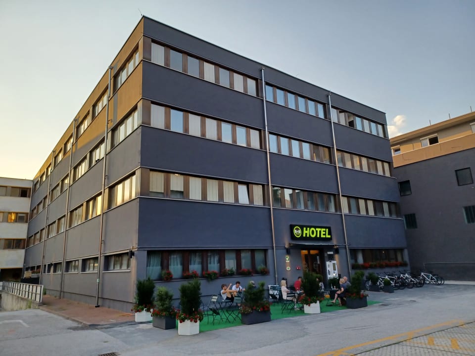 Außenansicht B&B Hotel Bolzano