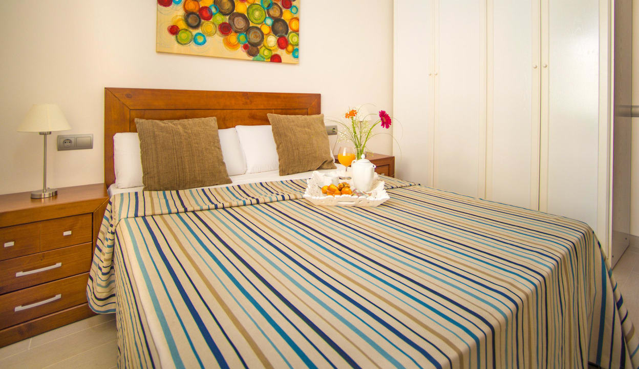 Dormitorio * Bedroom Ona Jardines Paraisol