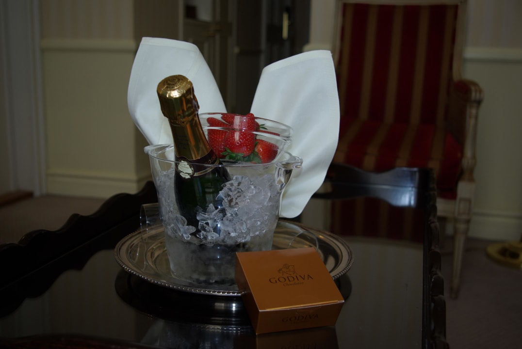 Cadeau romantique dans le salon Stanhope Hotel Brussels by Thon Hotels