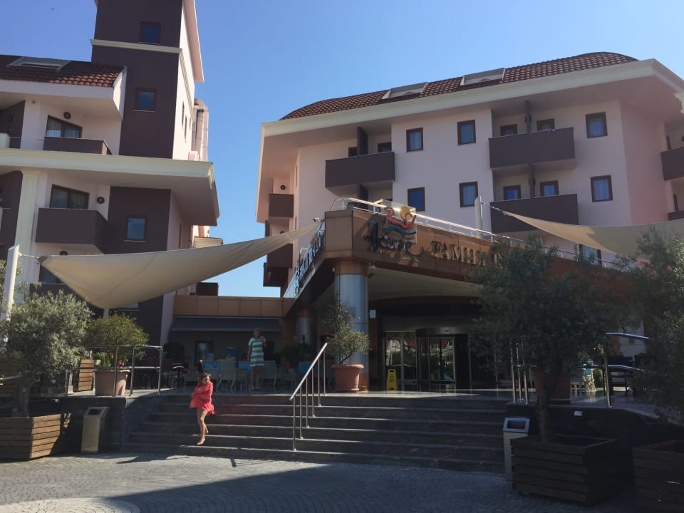 Lobby Hane Family Resort