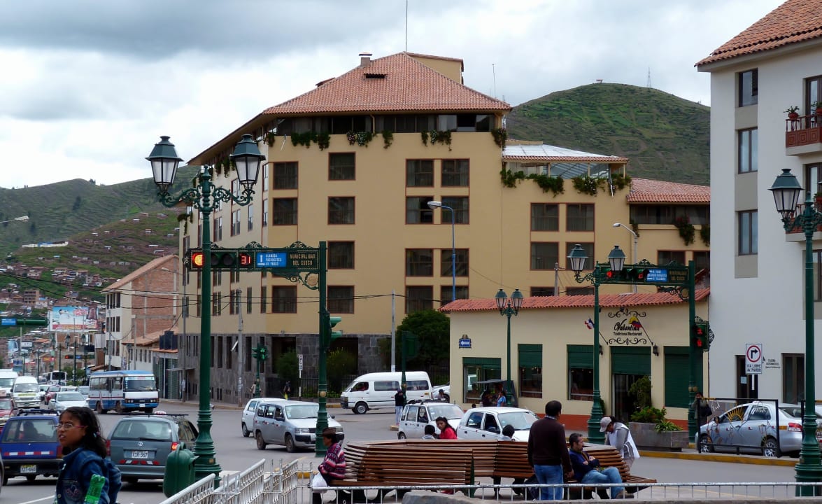 Hotel von der Straße aus gesehen Hotel Jose Antonio Cuzco