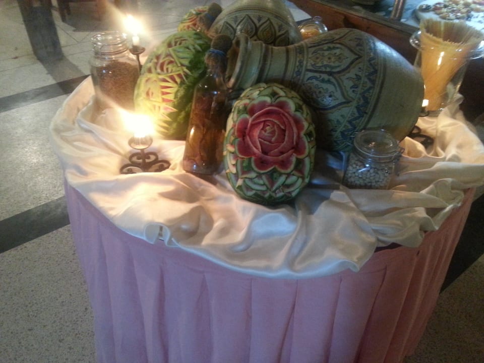 Kunstvoll geschnitzte Melonen Hotel Sangho Club Zarzis