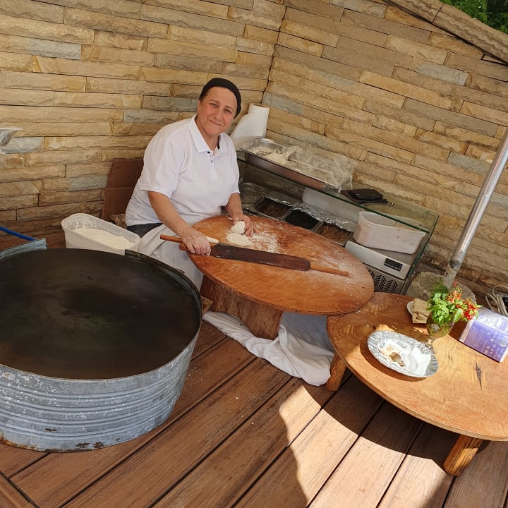 Gastro The Sense Deluxe Hotel