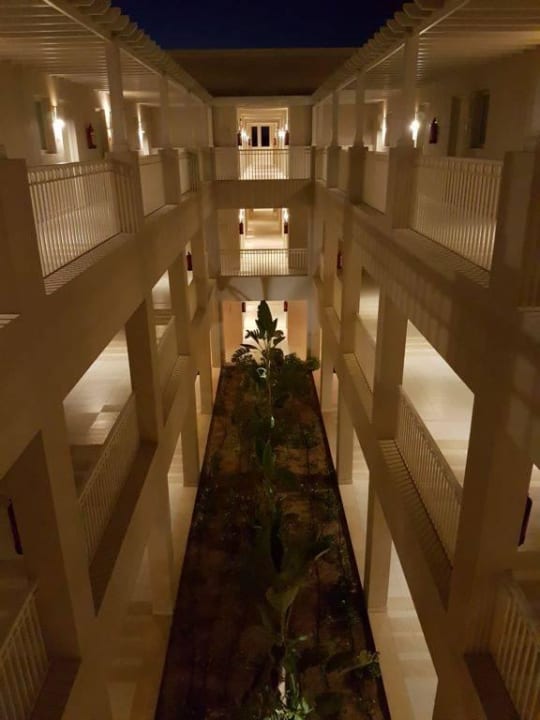 Outside the room Jaz Aquaviva