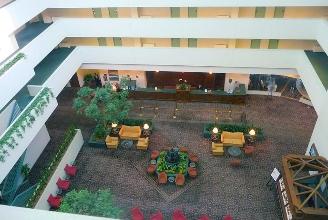 Atrium Holiday Inn Chicago Mart Plaza River North