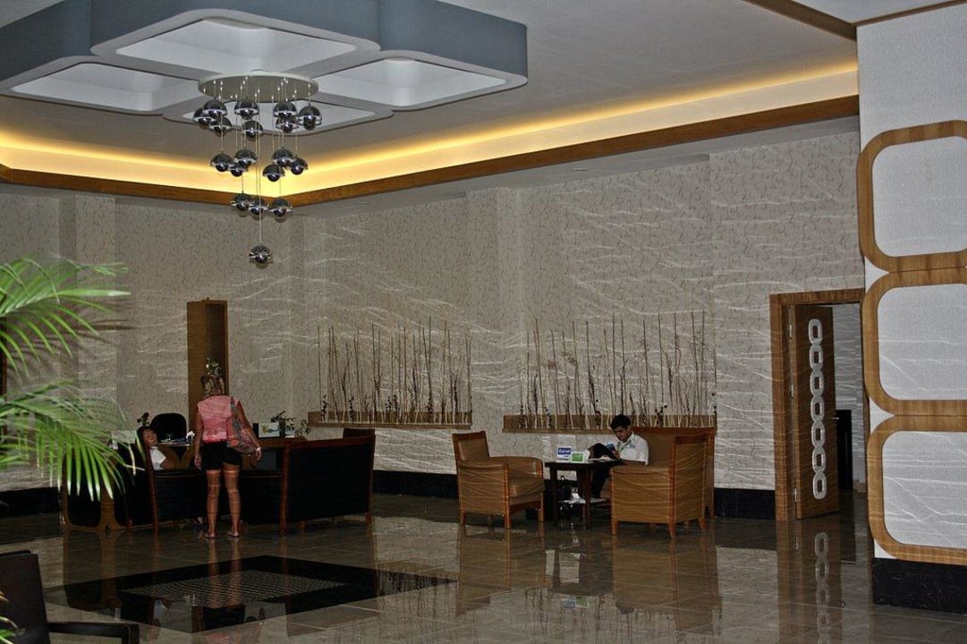 Lobby Mira Meridia Beach Hotel