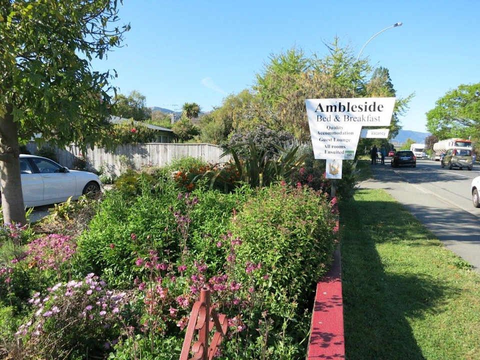 B&B Schild bei Tage Bed & Breakfast Ambleside Luxury