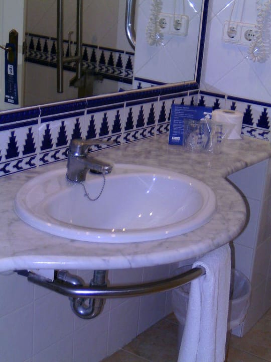 Badezimmer auch für Rollstuhlfahrer H10 Timanfaya Palace - Adults only