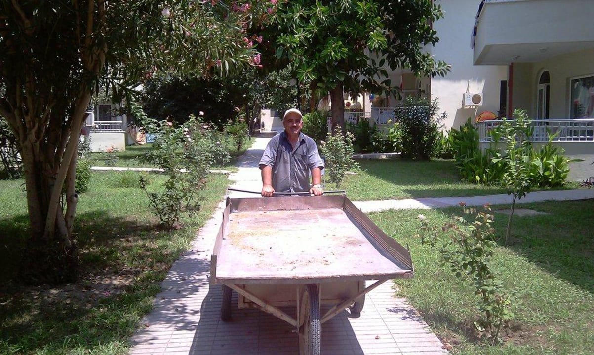 Nette Person Hotel Sirma