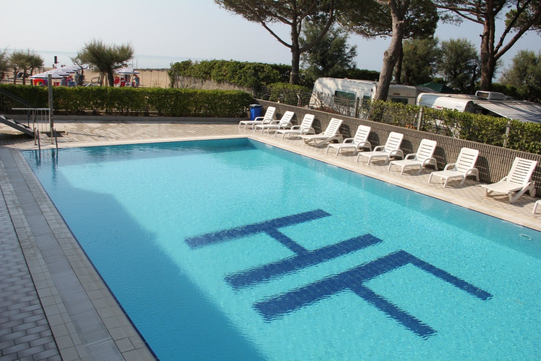 Sauberer Pool Hotel Fenix