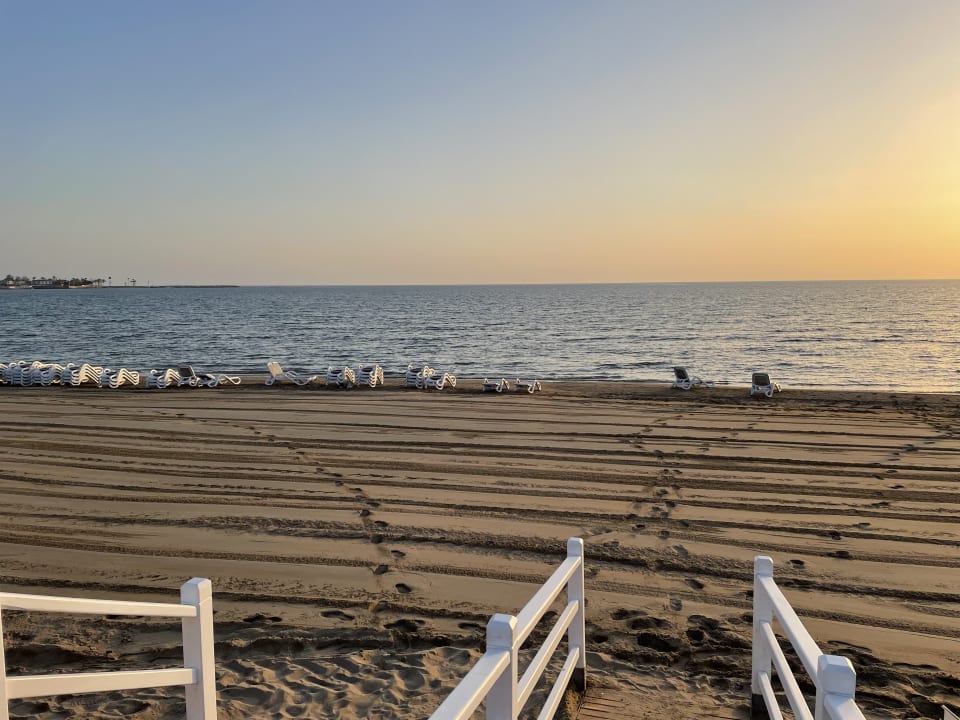 Strand Side Star Beach