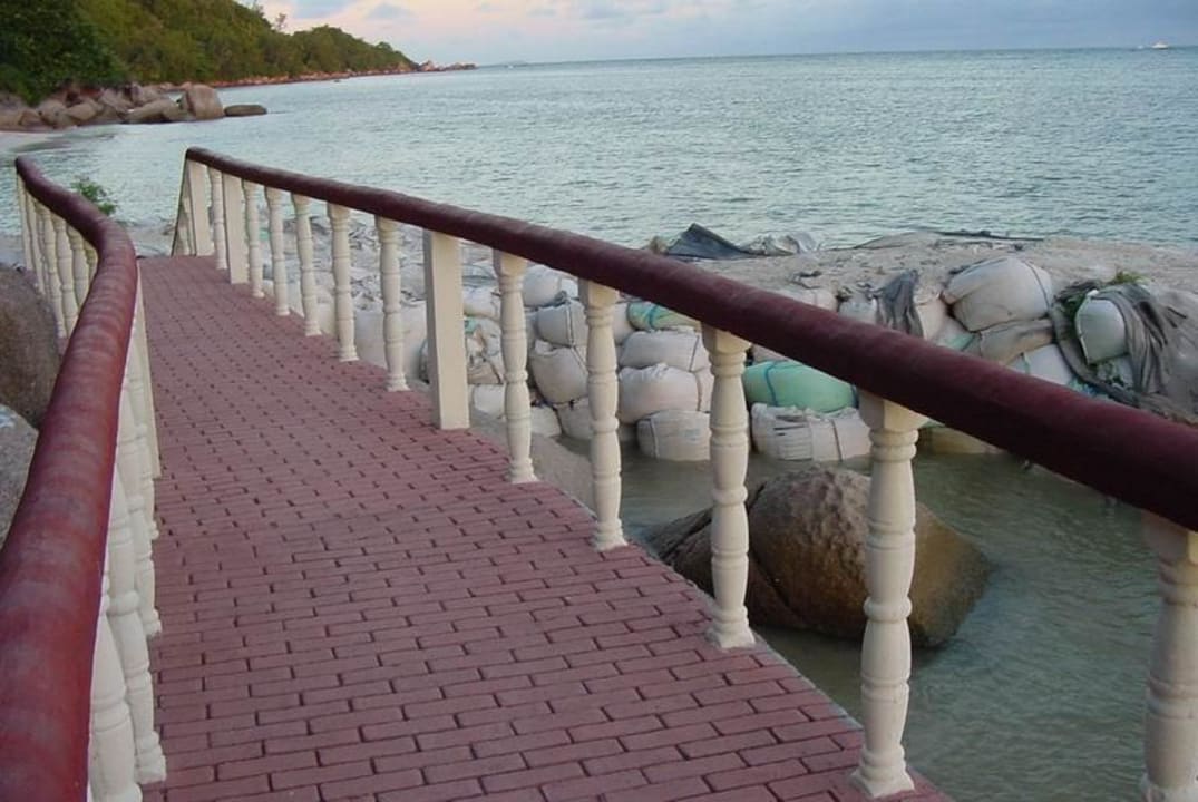 Blick vom Steg aus The Coco de Mer Hotel & Black Parrot Suites