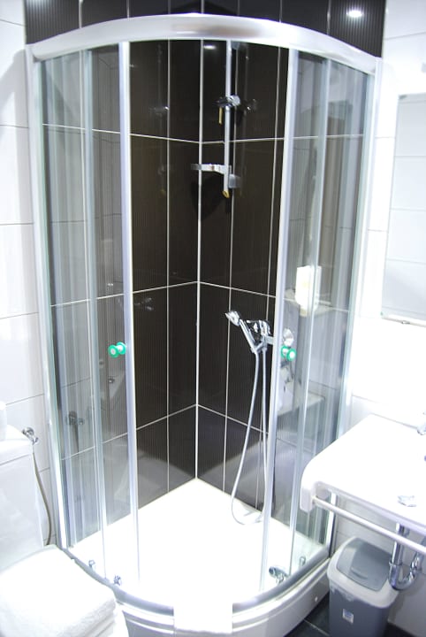 Doppelzimmer Badezimmer Parkhotel Bergheim