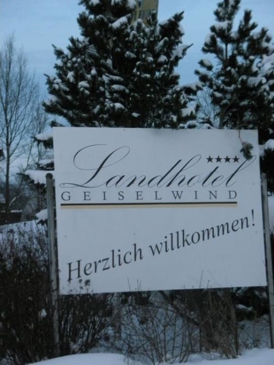 Zufahrt zum Hotel Landhotel Geiselwind