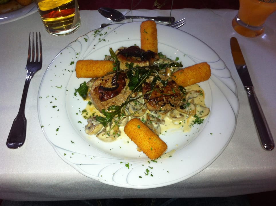 Schweinemedallions, Deko Hotel & Restaurant DREIWASSER