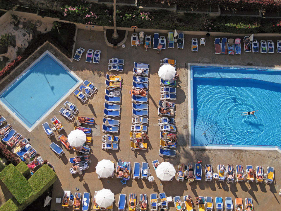 Kinder - Poolanlage Iberostar Waves Bouganville Playa