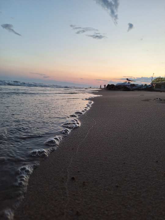 Strand Club Grand Side