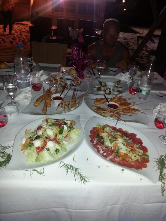 Leckeres Dinner The Orangers Beach Resort and Bungalows