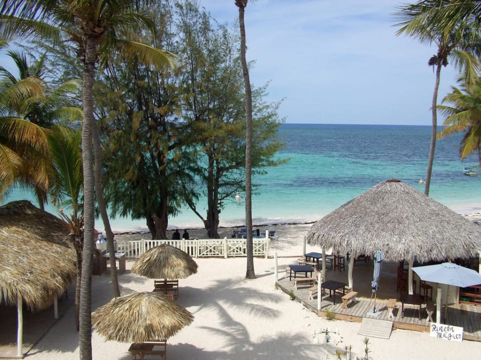 Blick auf Beachbar und Restaurant whala!bávaro