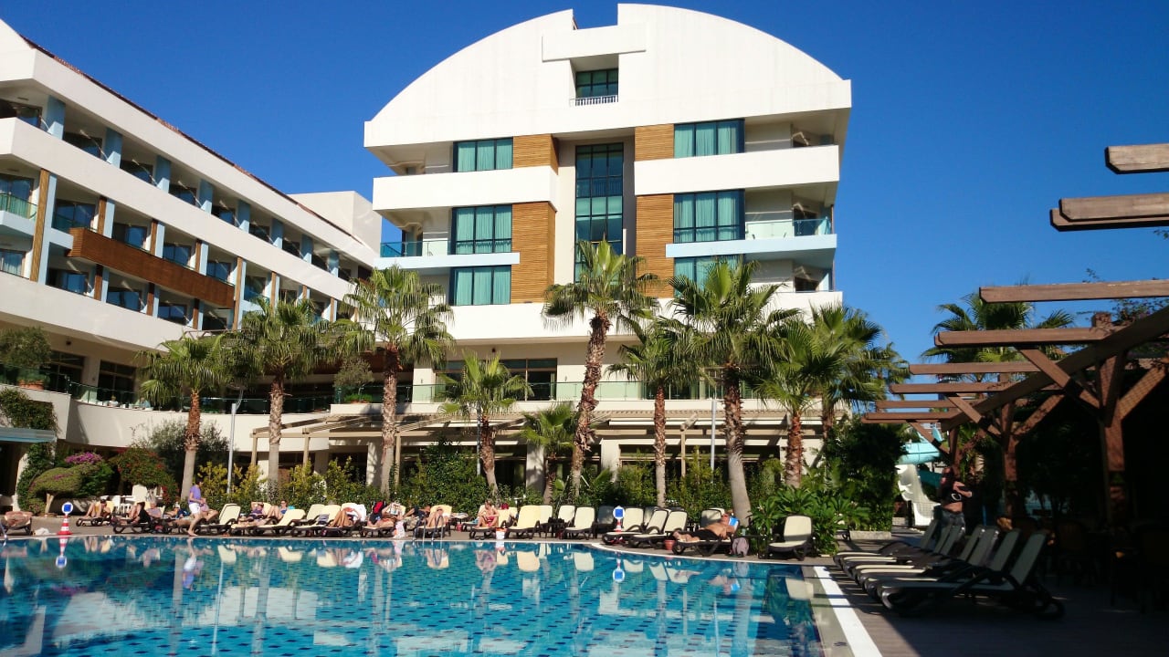 Der erste Tag; sonnig und warm! Port Side Resort Hotel