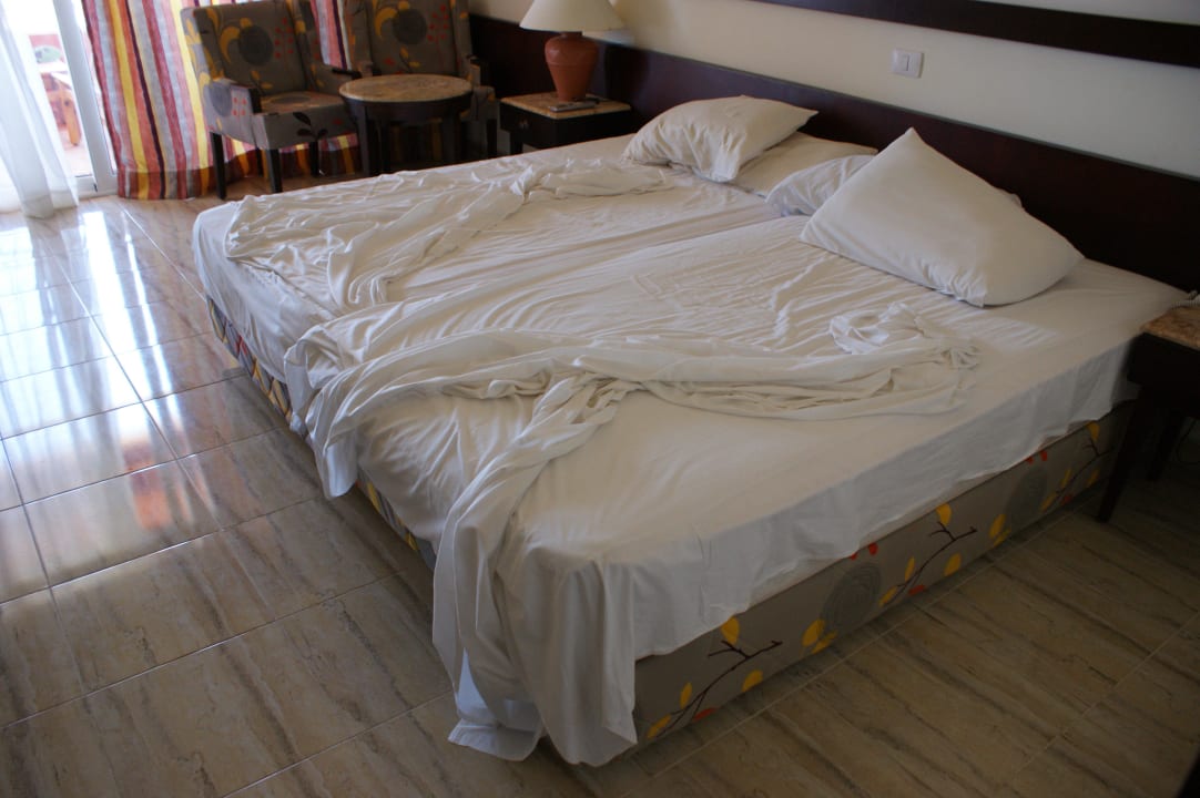 Zimmerzustand um ca. 15.00 Uhr Zimmerservice? Malikia Resort Abu Dabbab