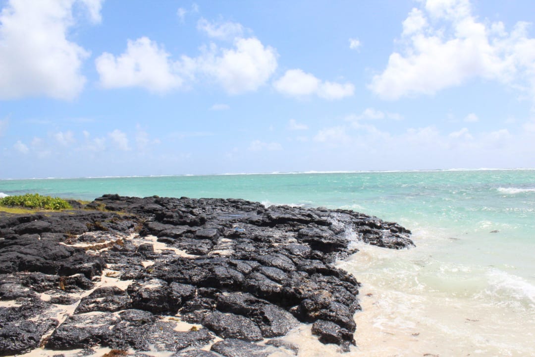 Ein paar Meter vom Hotelstrand Crystals Beach Resort Belle Mare, a member of Radisson Individuals