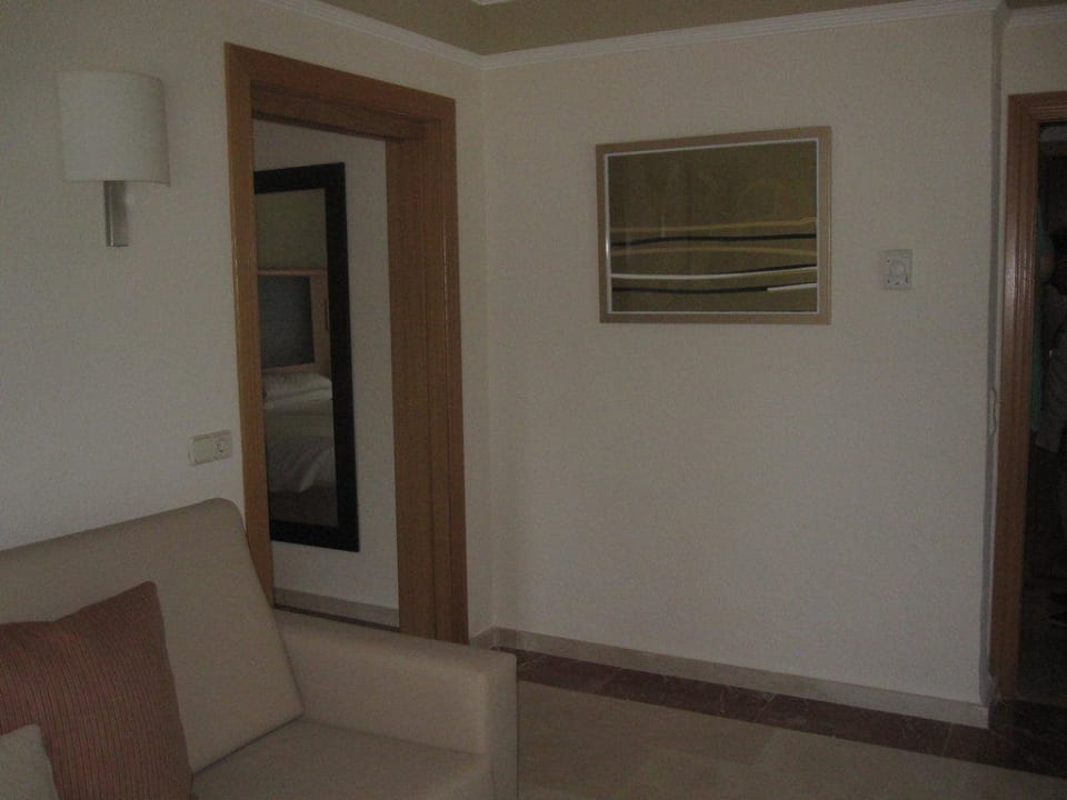 Vom Wohnraum zum Schlafraum.  Grupotel Los Principes & Spa