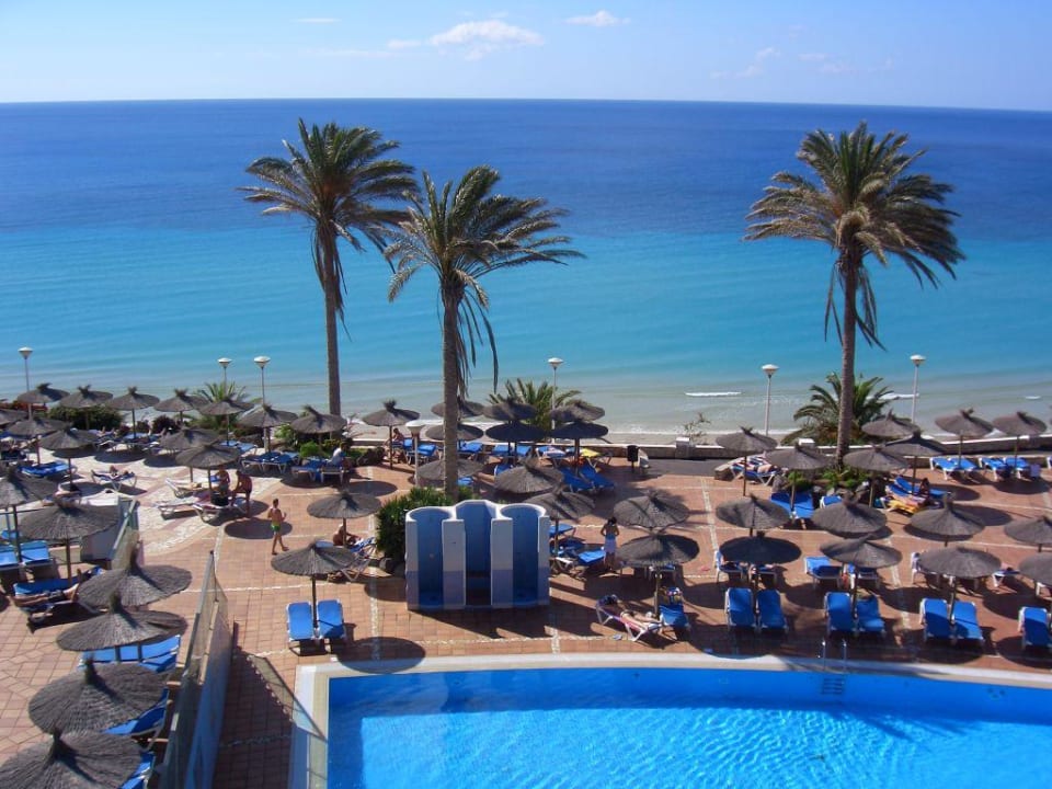 Blick zum Pool und Meer SBH Club Paraiso Playa