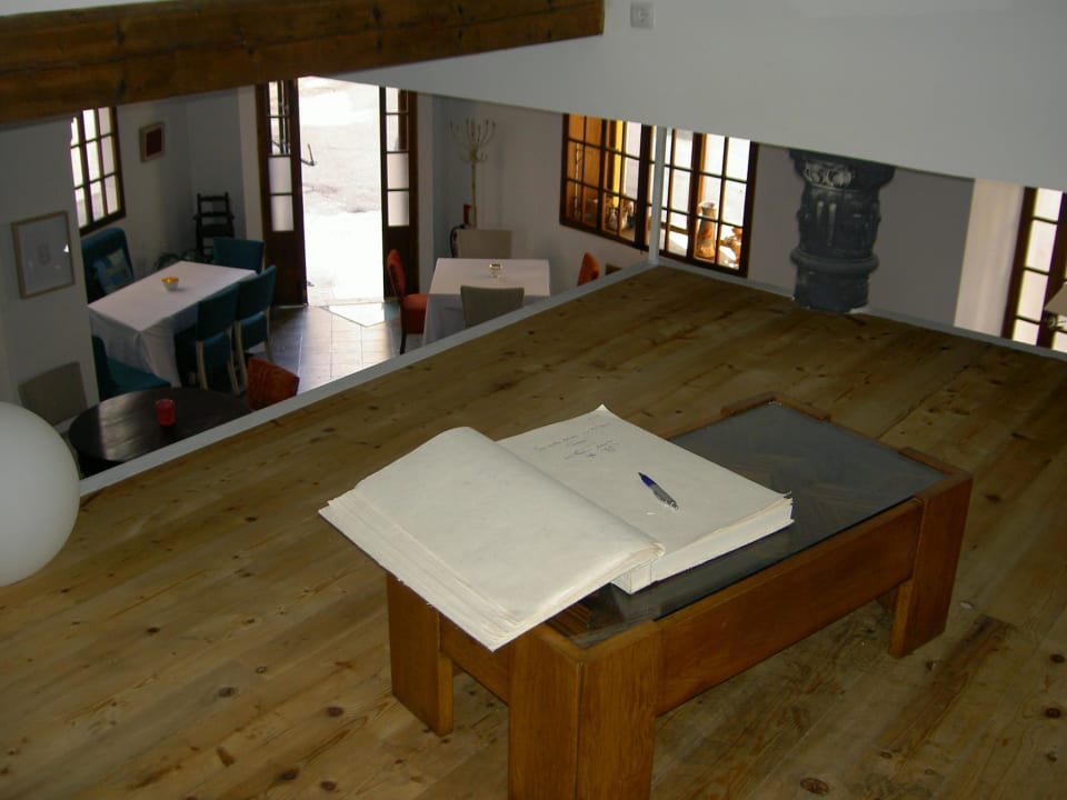 Das Gästebuch bittet um Ihren Eintrag Hotel Forn Nou