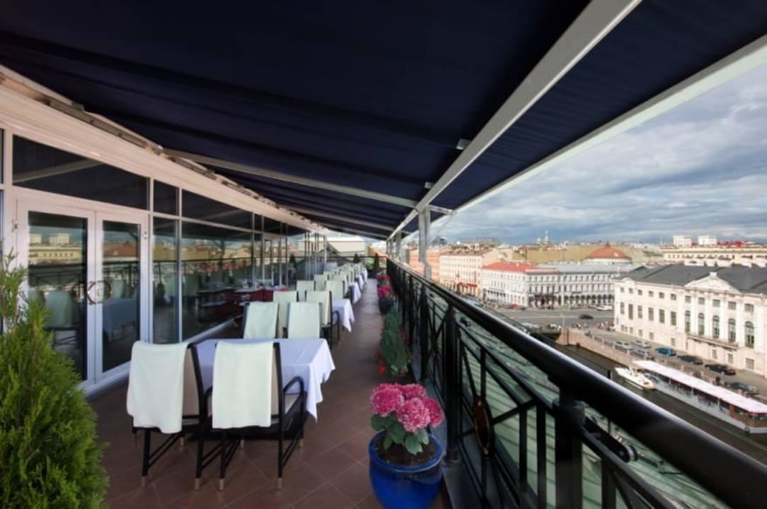 Летняя терраса ресторана "Виктория" Hotel Taleon Imperial