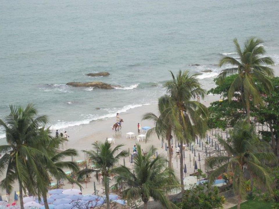 Ausblick vom Zimmer am Strand am Abend Hilton Hua Hin Resort & Spa