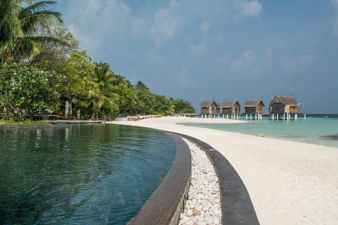 Pool Constance Moofushi Maldives