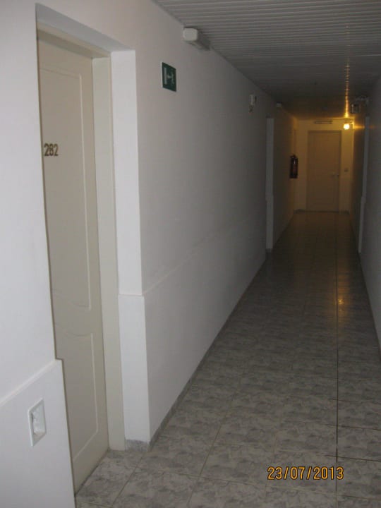 Zimmer 282: Flur-aufnahme Vantaris Luxury Beach Resort