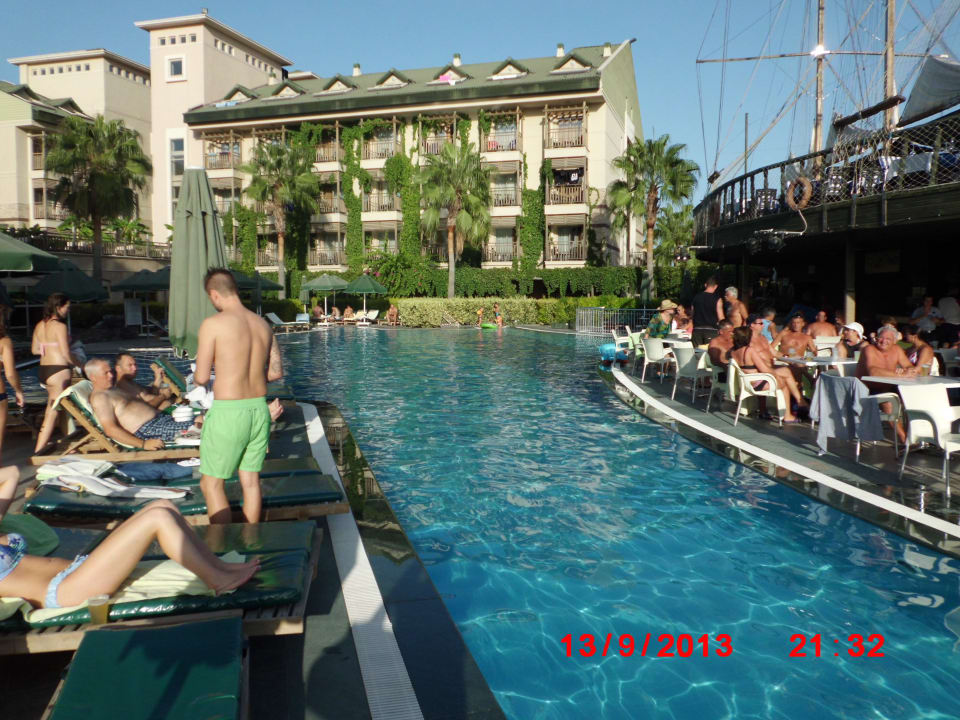 Pool Can Garden Resort