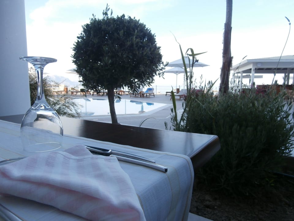 Blick vom Außenbereich des Restaurants TUI BLUE Lindos Bay