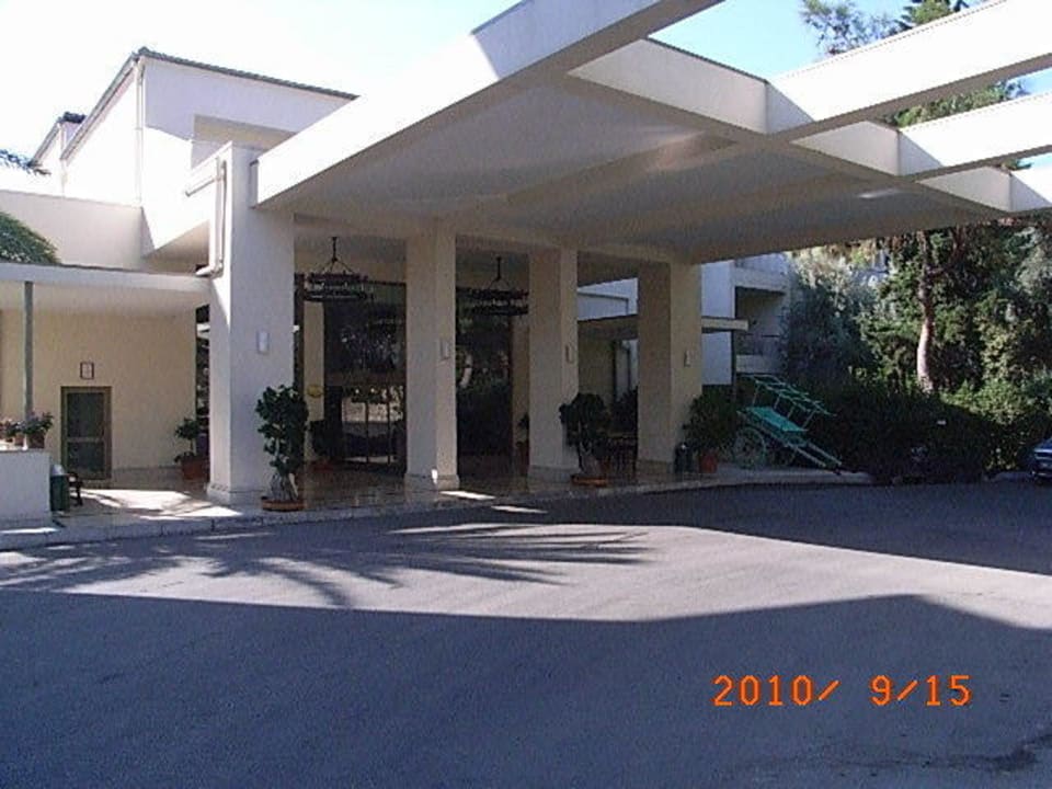 Hoteleingang  Barut Hemera