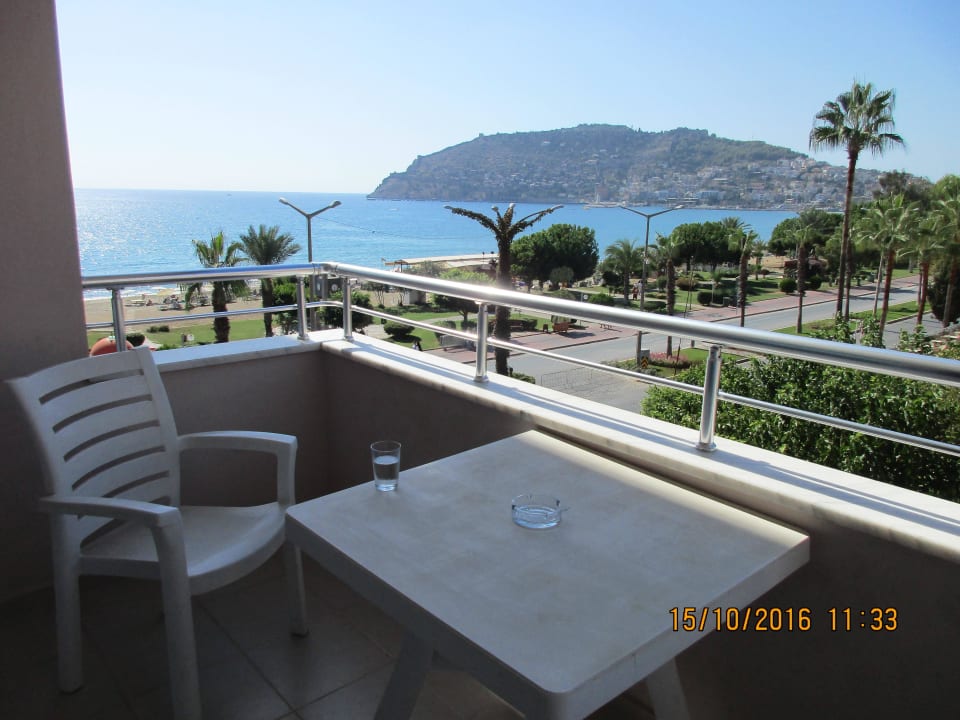 Ansicht vom Balkon Hawaii Suite Beach Hotel