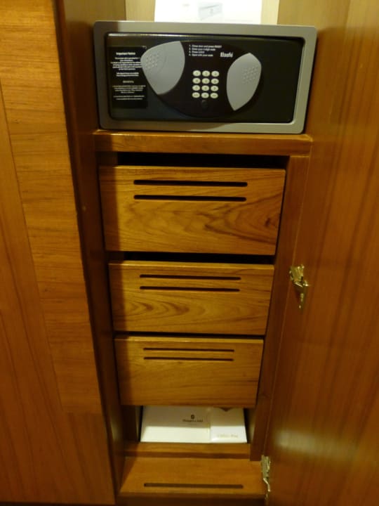 Schrank/Safe Horizon Club Premier Room Nr. 1018 Shangri-La Hotel, Chiang Mai