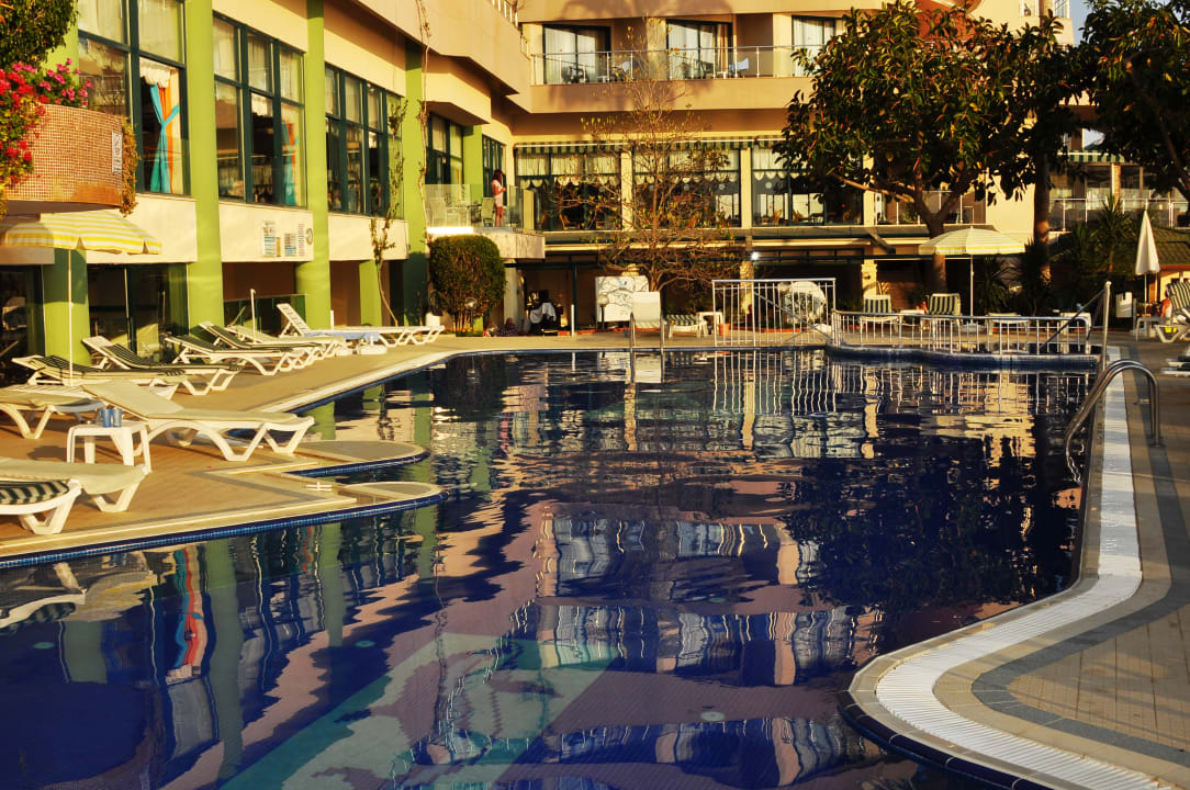 Pool Aska Hotel Just in Beach