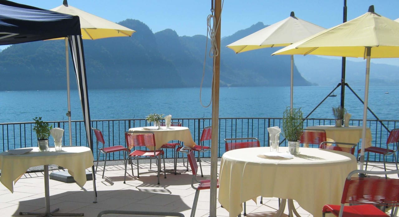 Seeterrasse (Apero, kein öffentliches Restaurant) Hotel Terrasse am See