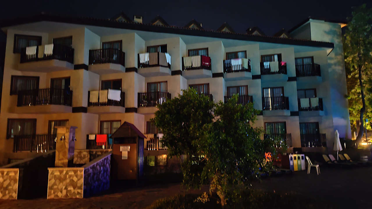 Außenansicht Alba Resort Hotel