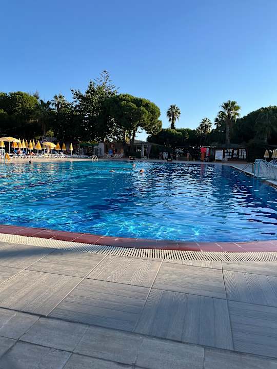 Pool Club Turtas Beach Hotel