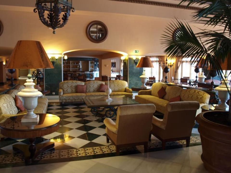 Lobby Iberostar Waves Málaga Playa