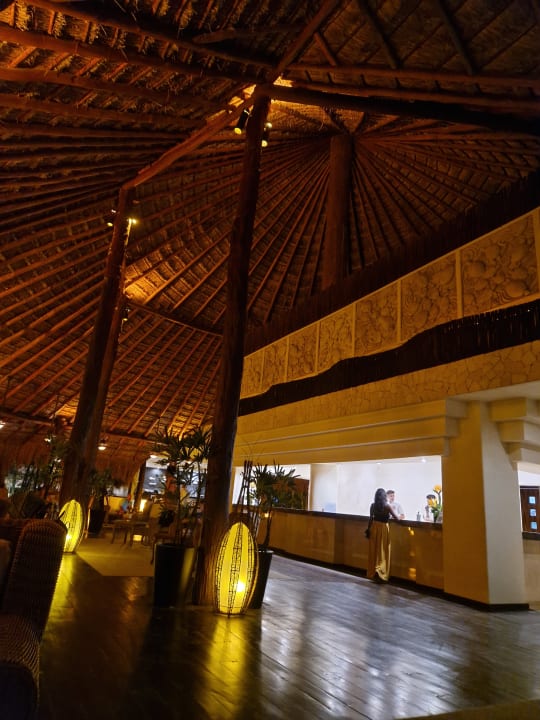 Lobby Akumal Bay Beach & Wellness Resort