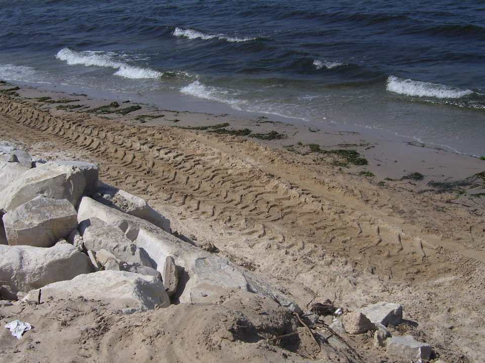 Baggerspuren am Strand Alassio Hotel and Thalasso