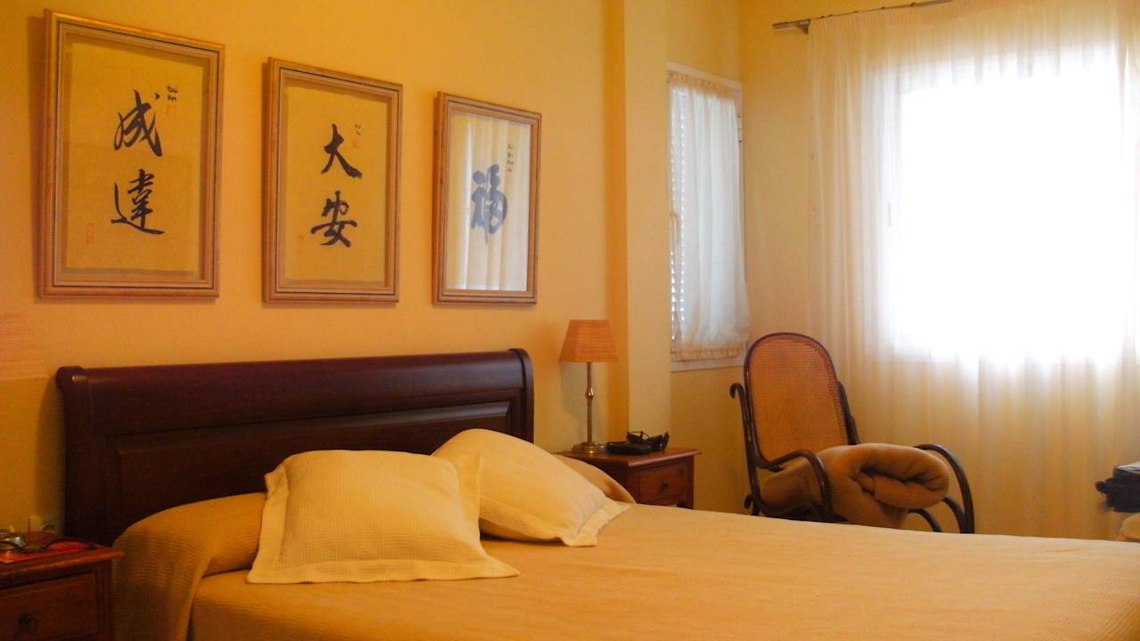 Eins von drei Schlafzimmern Villa La Hiedra