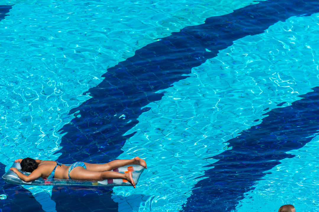 Pool Grand Hotel Holiday Resort