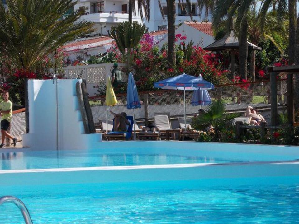 Pool HL Miraflor Suites Hotel