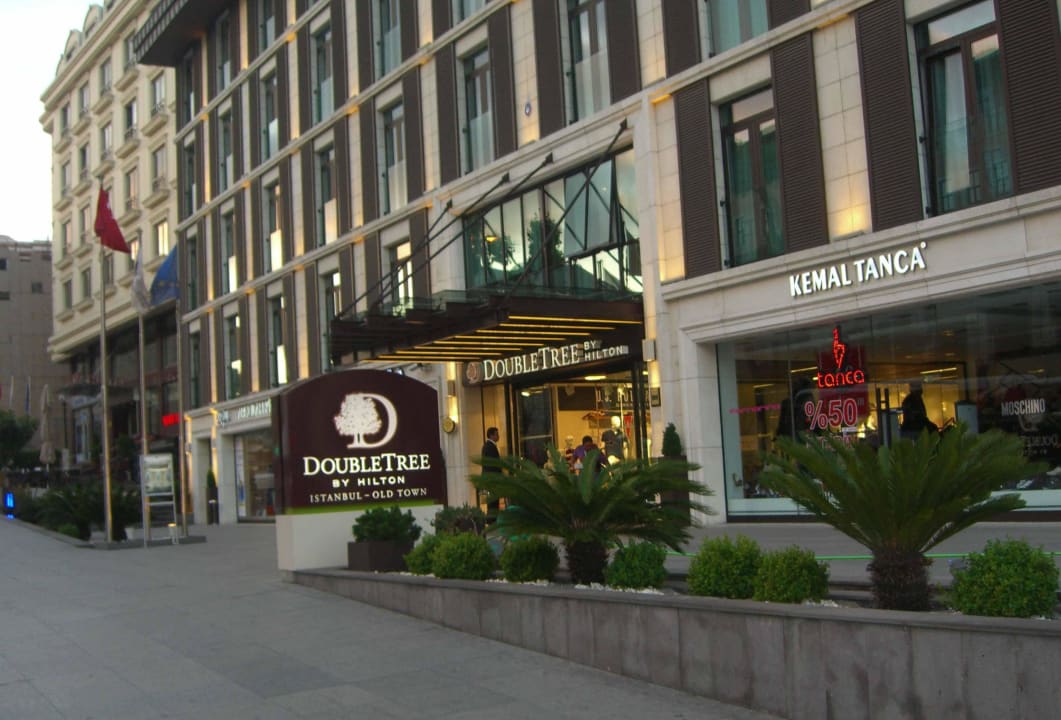 Hoteleingang DoubleTree by Hilton Istanbul - Old Town